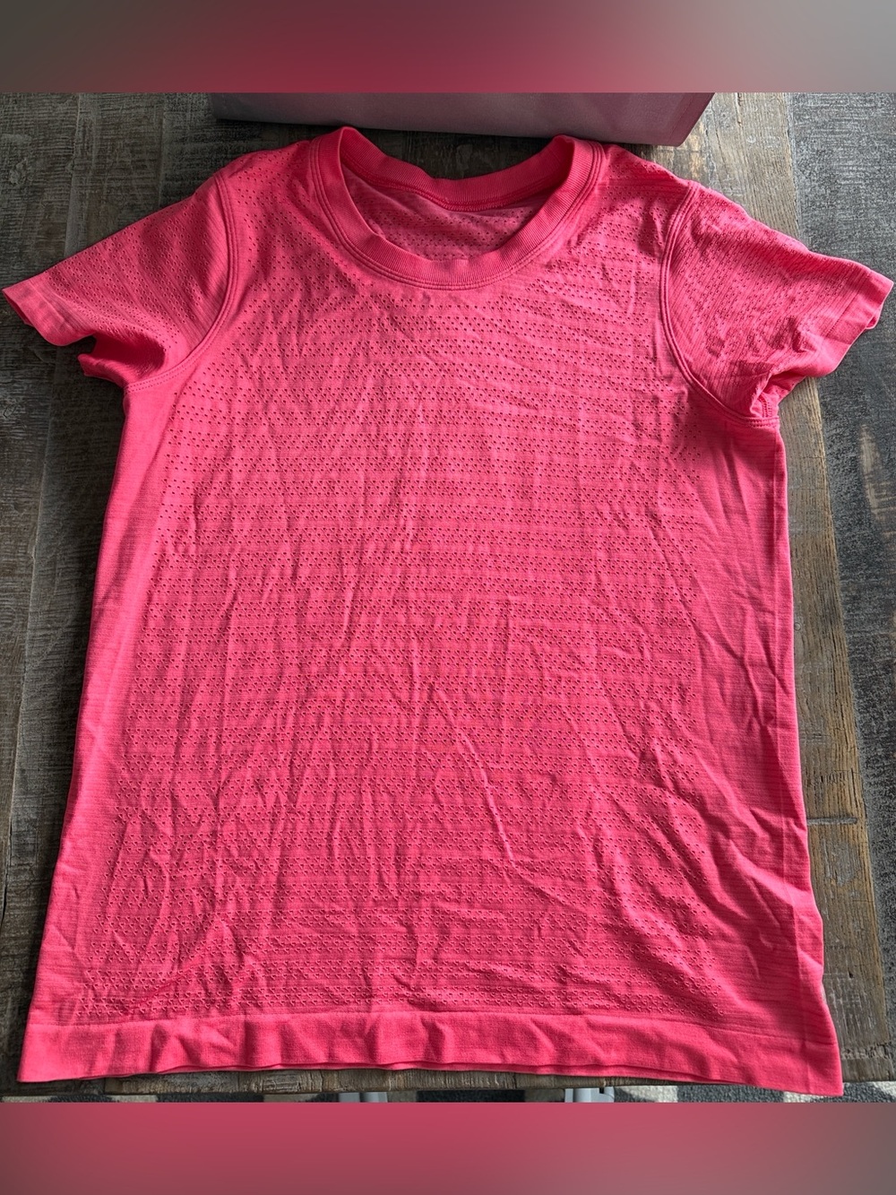 Lululemon Breeze By Short Sleeve
Glossy